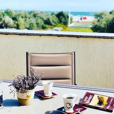 Casa La Plaja - With Sea View, 3 Bedrooms - Mamaia Nord *
