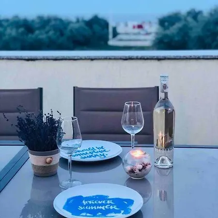 Casa La Plaja - With Sea View, 3 Bedrooms - Mamaia Nord Сasa de vacaciones